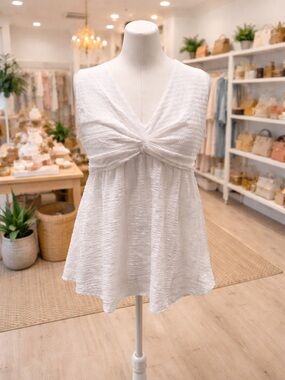 White Birch Textured Babydoll Tank 1X White Sleeveless Flowy Twist Front NWOT